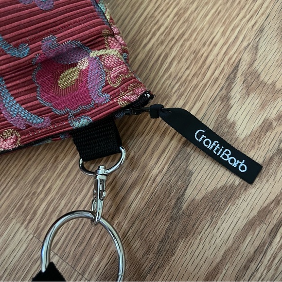 CraftiBarb burgundy pink zipper Tapestry shoulder bag - Picture 3 of 10